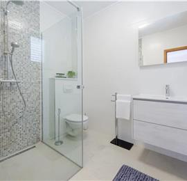 3 bedroom villa with infinity pool in Mlini, sleeps 6